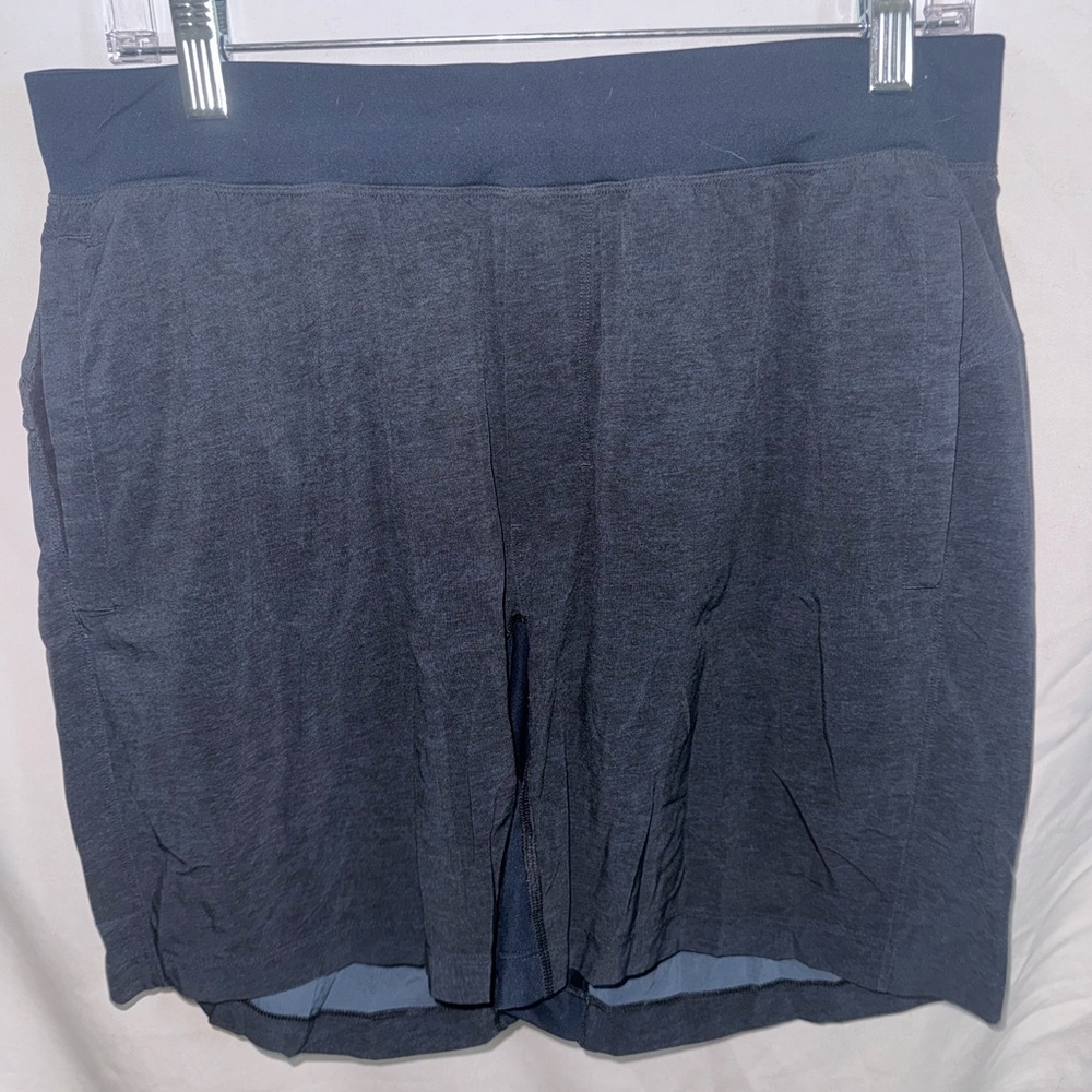 Lululemon 7” inseam large workout shorts